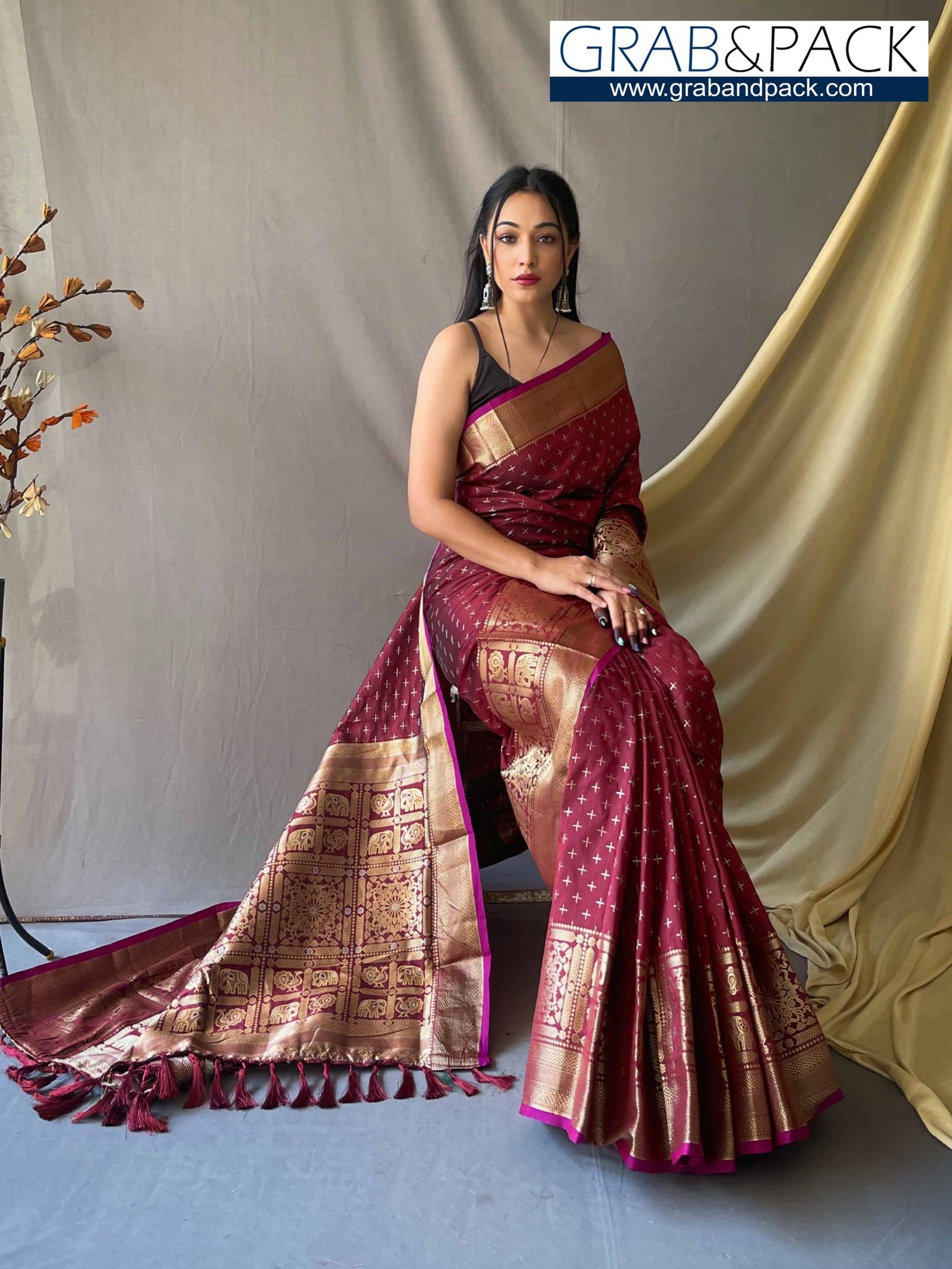 Trendy Magenta Soft Silk Woven Saree GNP230009-2