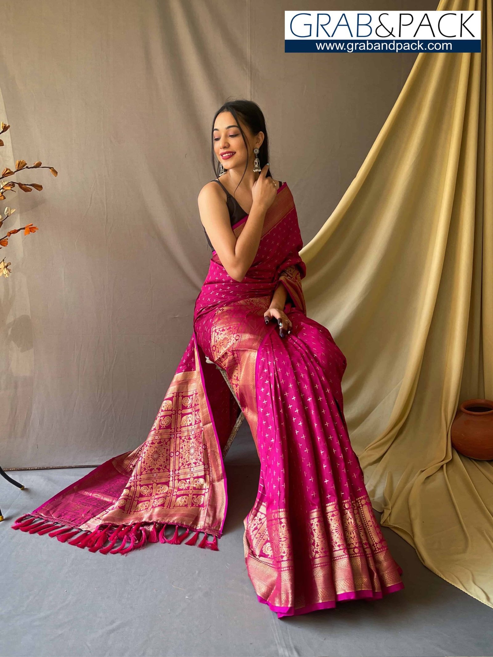 Trendy Pink Soft Silk Woven Saree GNP230007-3